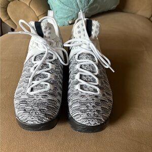 Nike KD 9 Oreo men’s size 9 in great condition